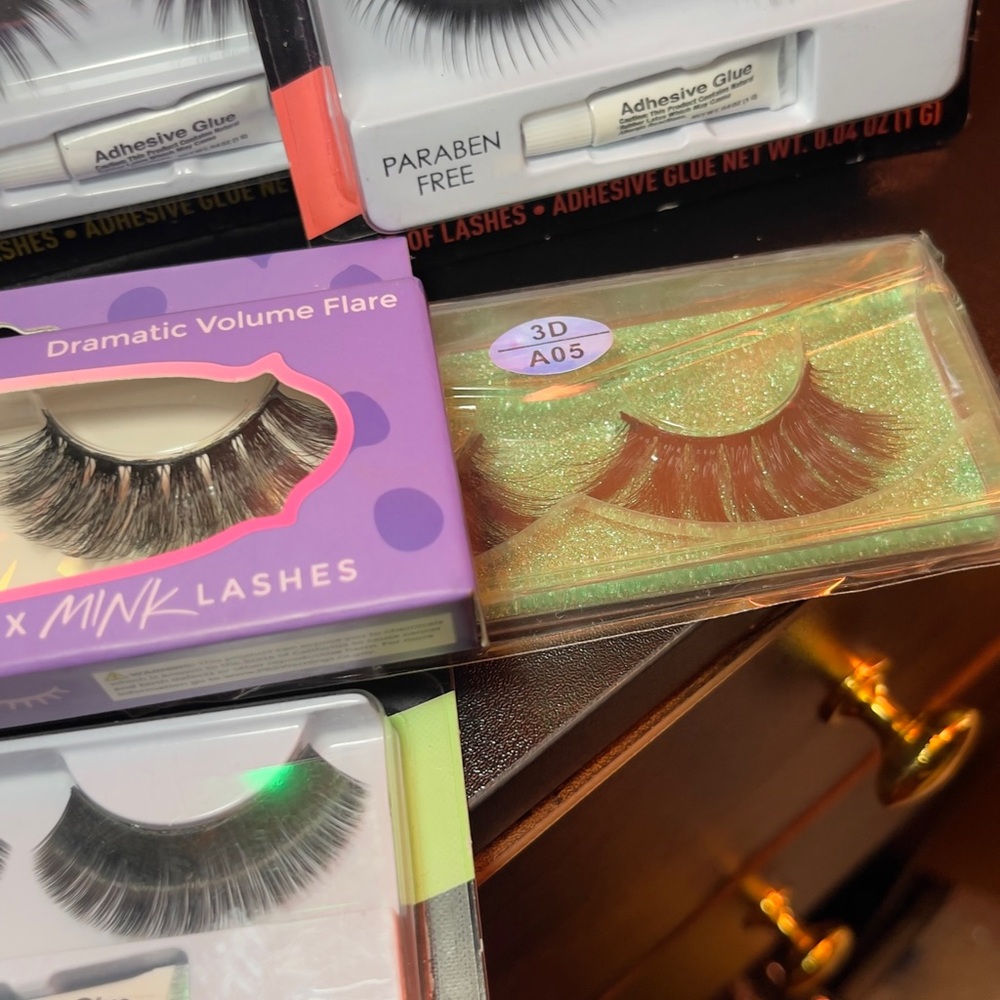 False Lashes Bundle - Picture 5 of 6